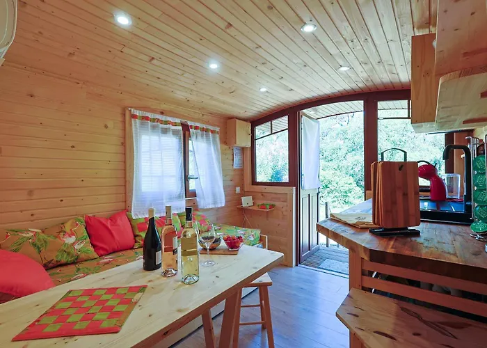 Camping Roulotte Au Coeur Des Vignes,