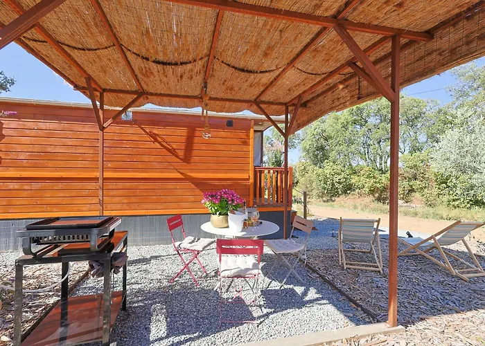 Camping Roulotte Au Coeur Des Vignes, *