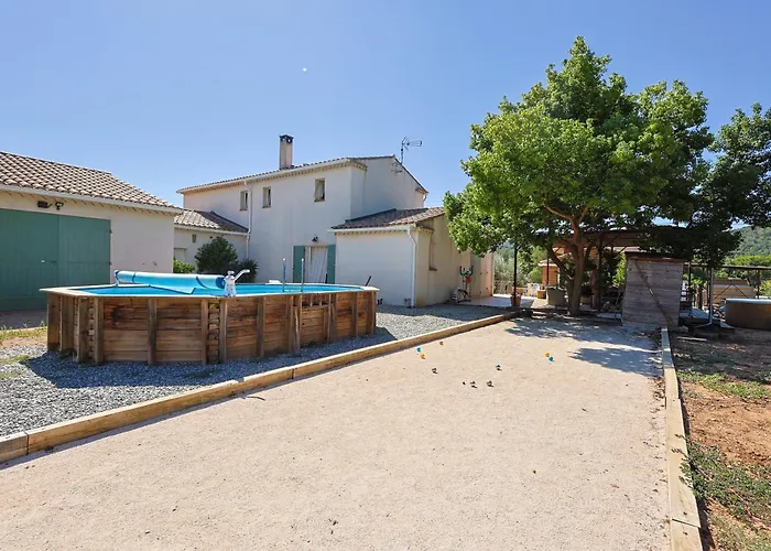 Camping Roulotte Au Coeur Des Vignes, Hyères