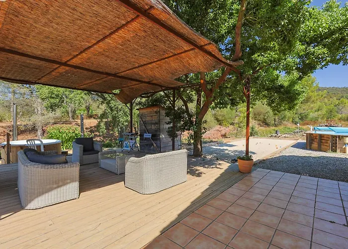 Camping Roulotte Au Coeur Des Vignes,